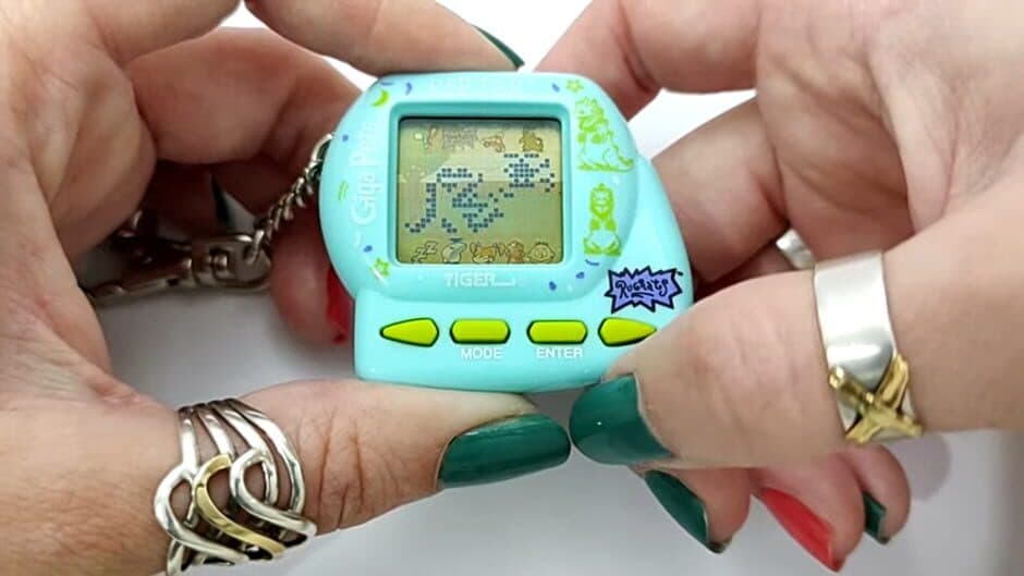 Giga Pets: Rugrats Reptar screenshot 2