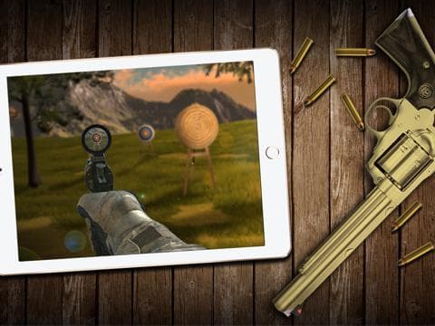 Revolver Shooting Range: Magnum .44 - Accuracy & Reflex Target Shooting Game. screenshot 2