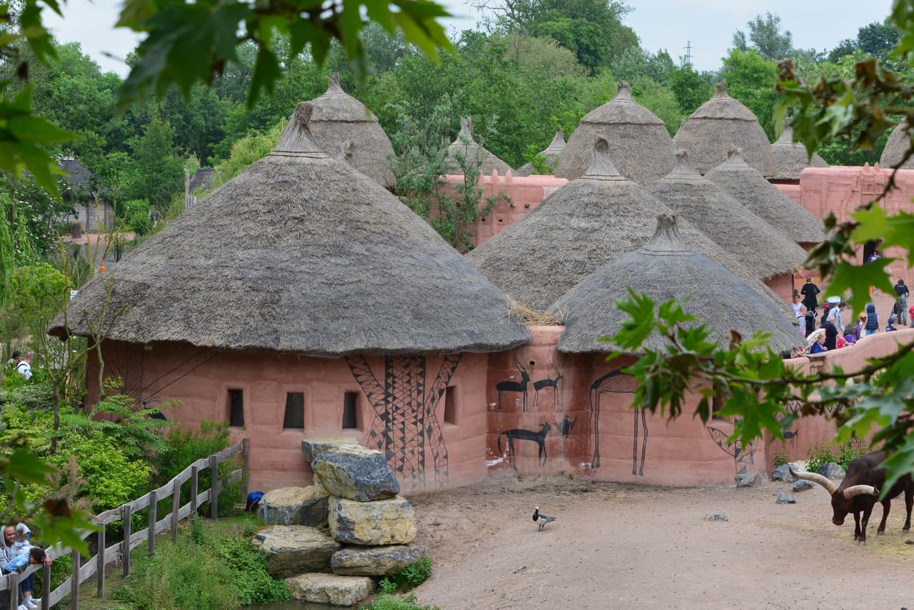 Fadrouth village