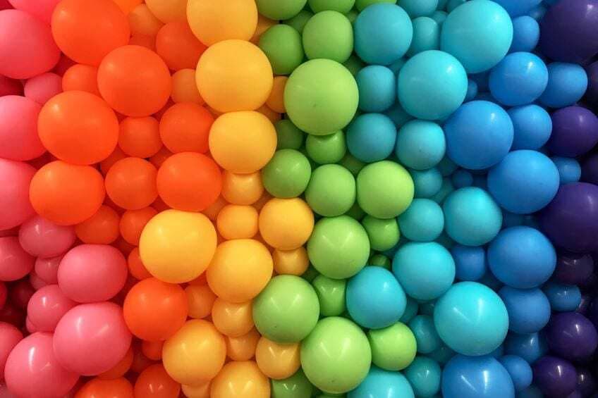 Rainbow Pong (sharkzdev)