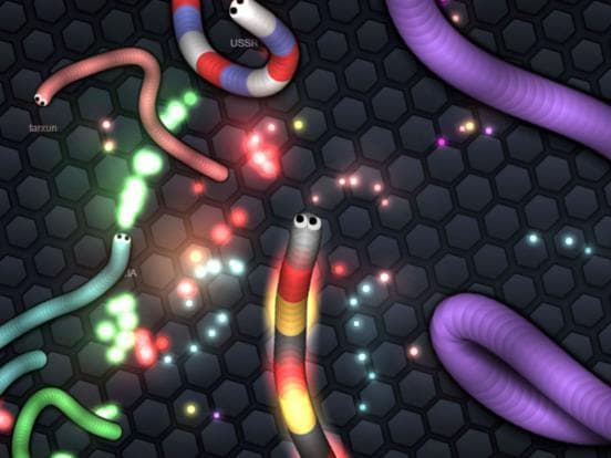 Slither Dash - Rolling Color.IO Snake Flip Game screenshot 4