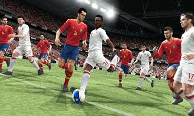 Pro Evolution Soccer 2013 3D screenshot 4