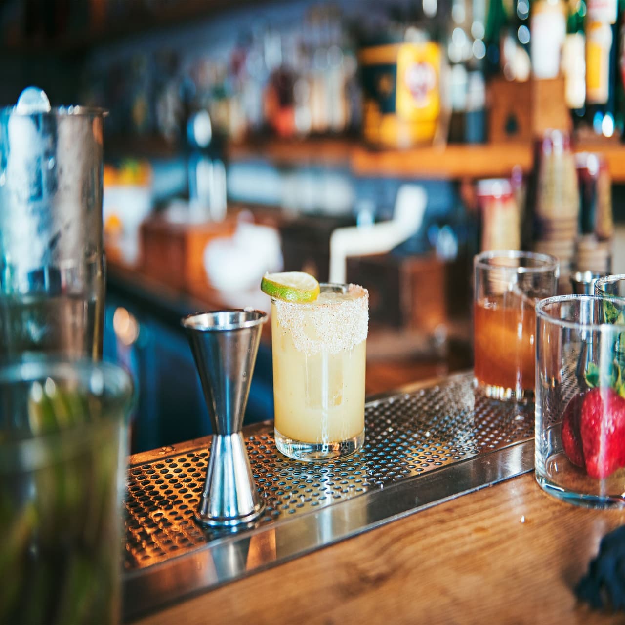 How do I get out of this bar?