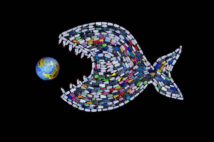 Plastic World (gabrielamartz21)