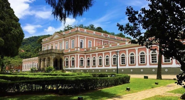 Quiz museu imperial (giovannafeoli)