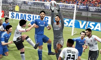 Pro Evolution Soccer 2013 3D screenshot 3