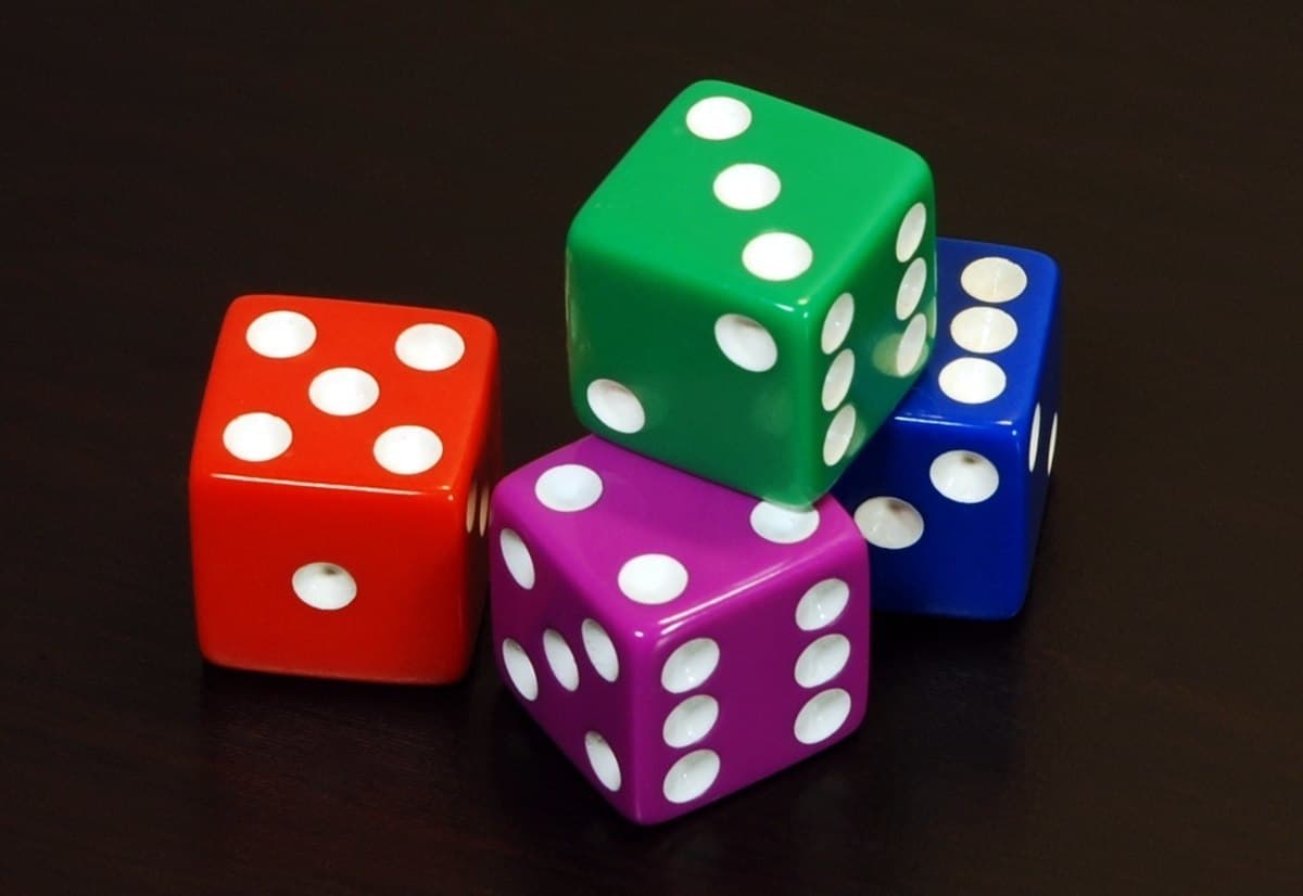 Automatic Dice Rolling Machine