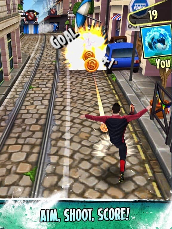 Cristiano Ronaldo: KicknRun screenshot 5