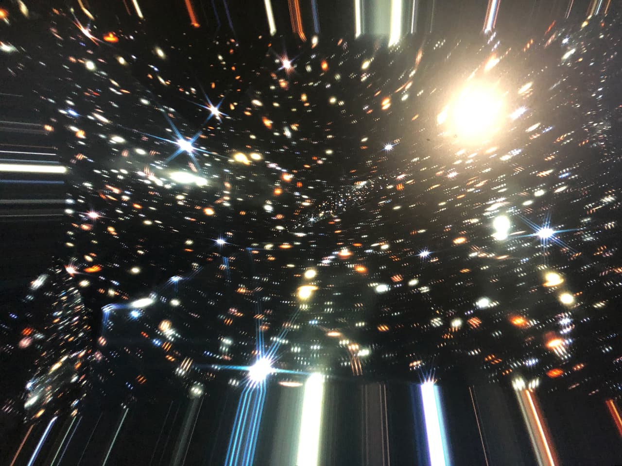 PALE BLUE DOT-暗淡蓝点