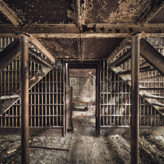 Prison Escape (itch) (T3kMast3r, Logan.yearn, Ben880)