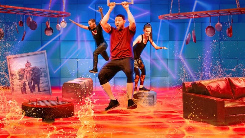 The Floor is Lava!!! Escape from the floor