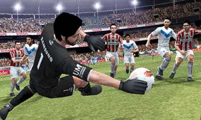 Pro Evolution Soccer 2013 3D screenshot 5