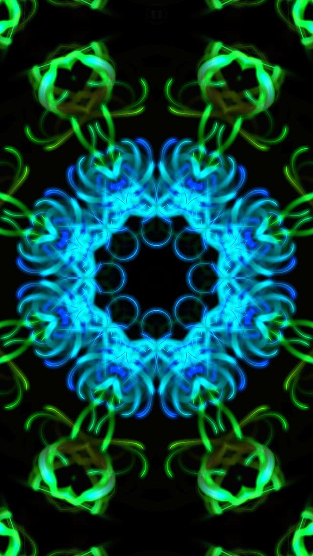 Spawn Symmetry Kaleidoscope light show (FREE) screenshot 4