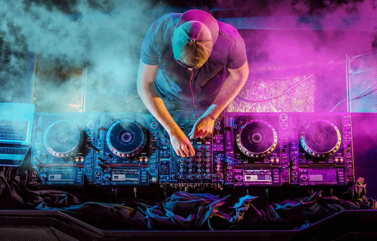 #DJ