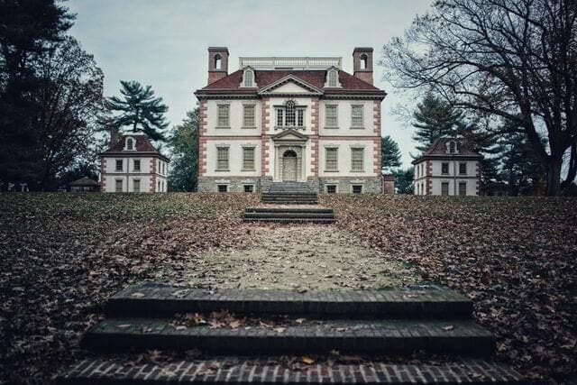 In Search of a Haunting