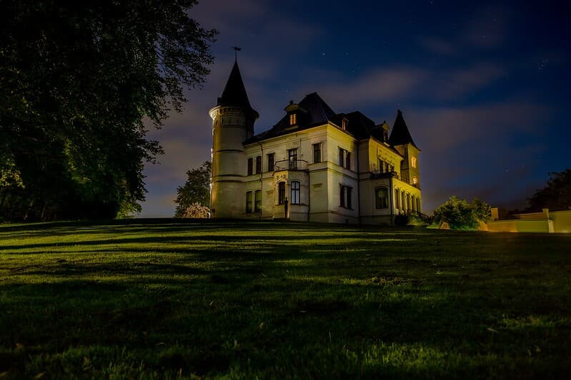 The Mansion (itch) (jorgensenkm@yahoo.com)