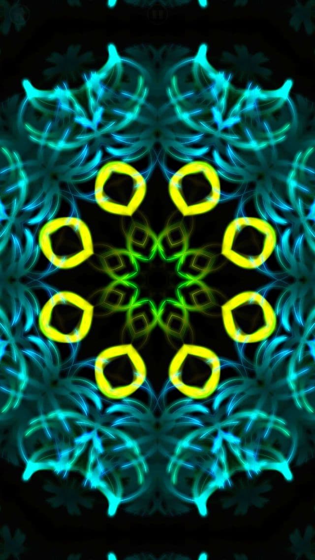 Spawn Symmetry Kaleidoscope light show (FREE) screenshot 2