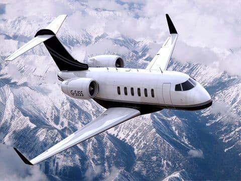 Flight Simulator (Bombardier CRJ 700 Edition) - Become Airplane Pilot screenshot 5