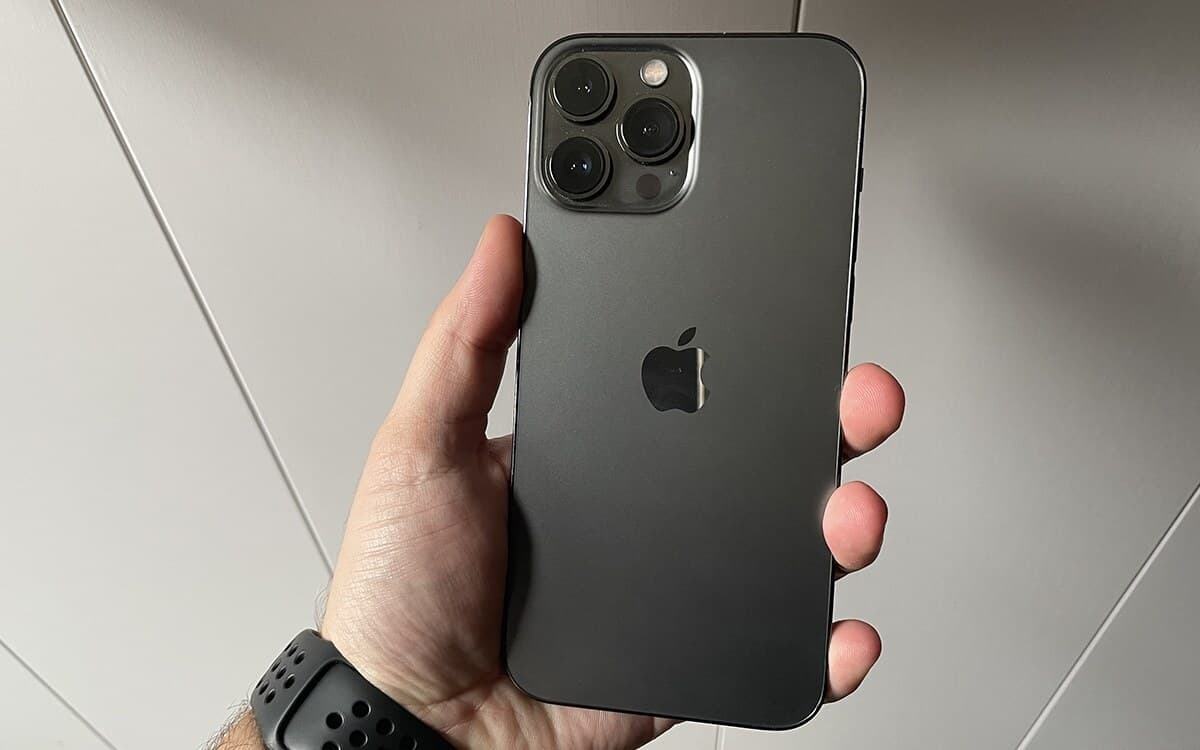 WIN A BRAND NEW IPHONE BY WINNING POINTS