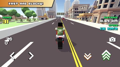 Blocky Moto Racing 🏁 screenshot 2