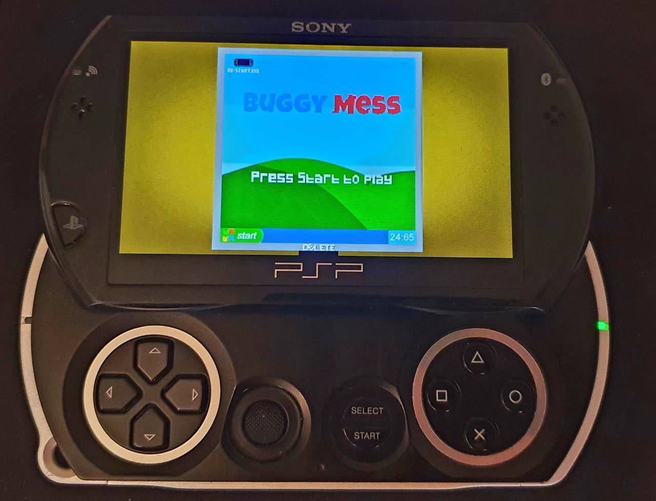 Buggy Mess (MEGAgameBoy) screenshot 2